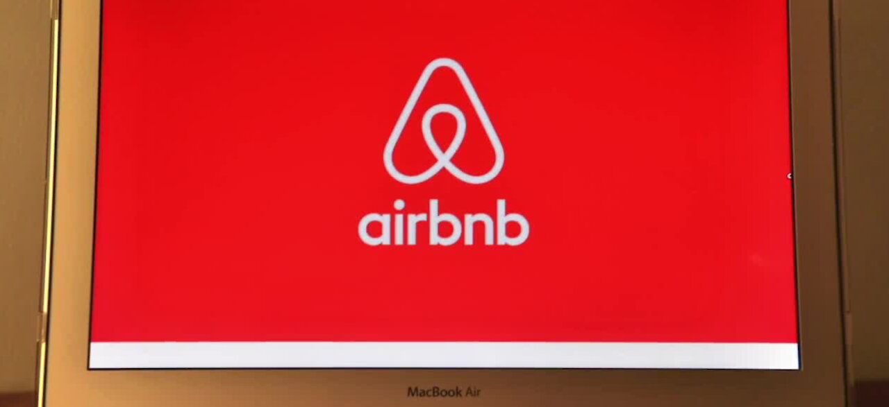 AirBnB apologizes for computer glitch - affecting accounts and bookings