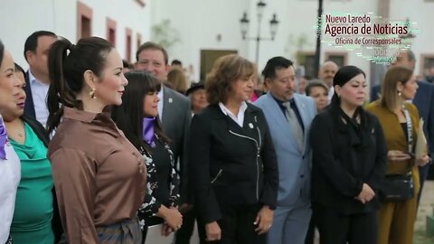 Montan exposición fotográfica “Partes de Mujeres Completas” en jardín de Presidencia Municipal