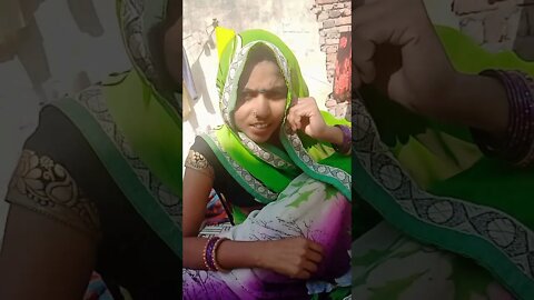 टिकुली बेचारे आईल बा