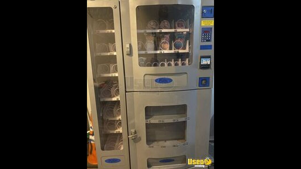 Seaga Genesis Office Deli Snack and Drink Combo Vending Machine with Entree Merchandiser For Sale