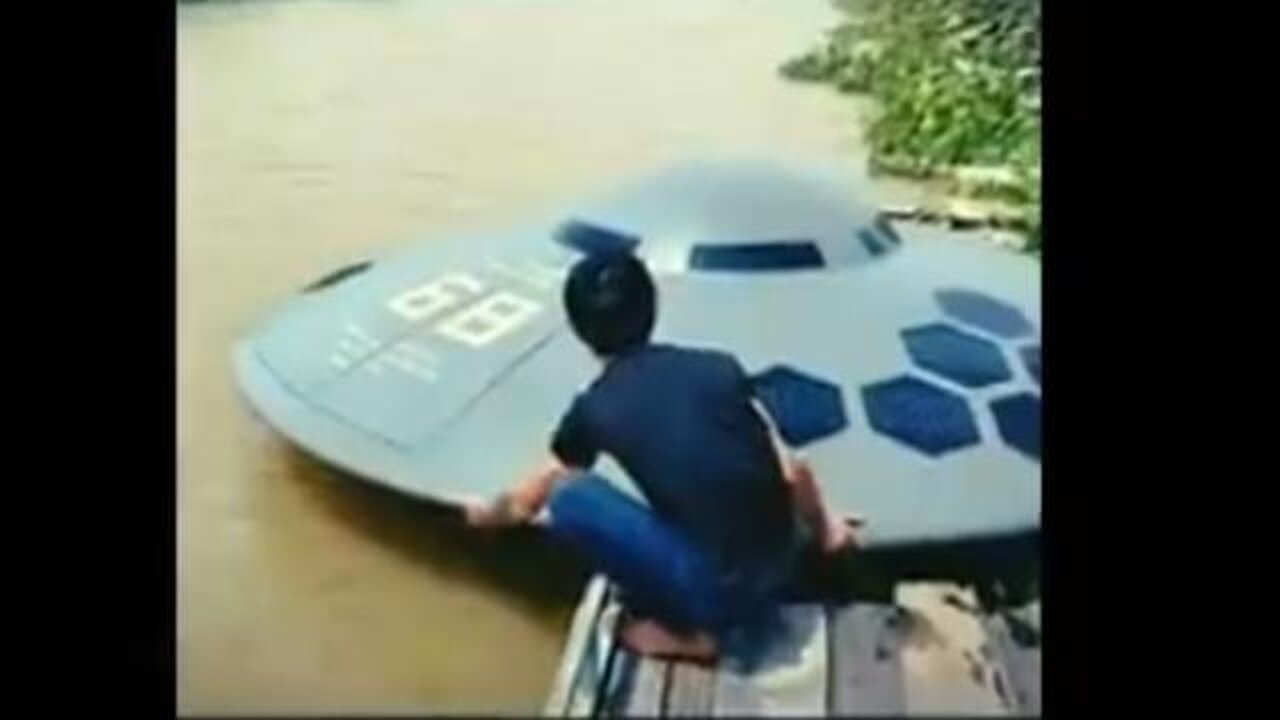 Awesome Vietnamese YouTube made UFO Shaped Boat