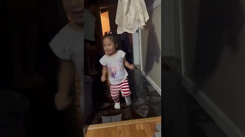 dad scaring our oldest daughter Joyce 😂😂 #dad #funnyscares #shorts #funnyscares #biggirl