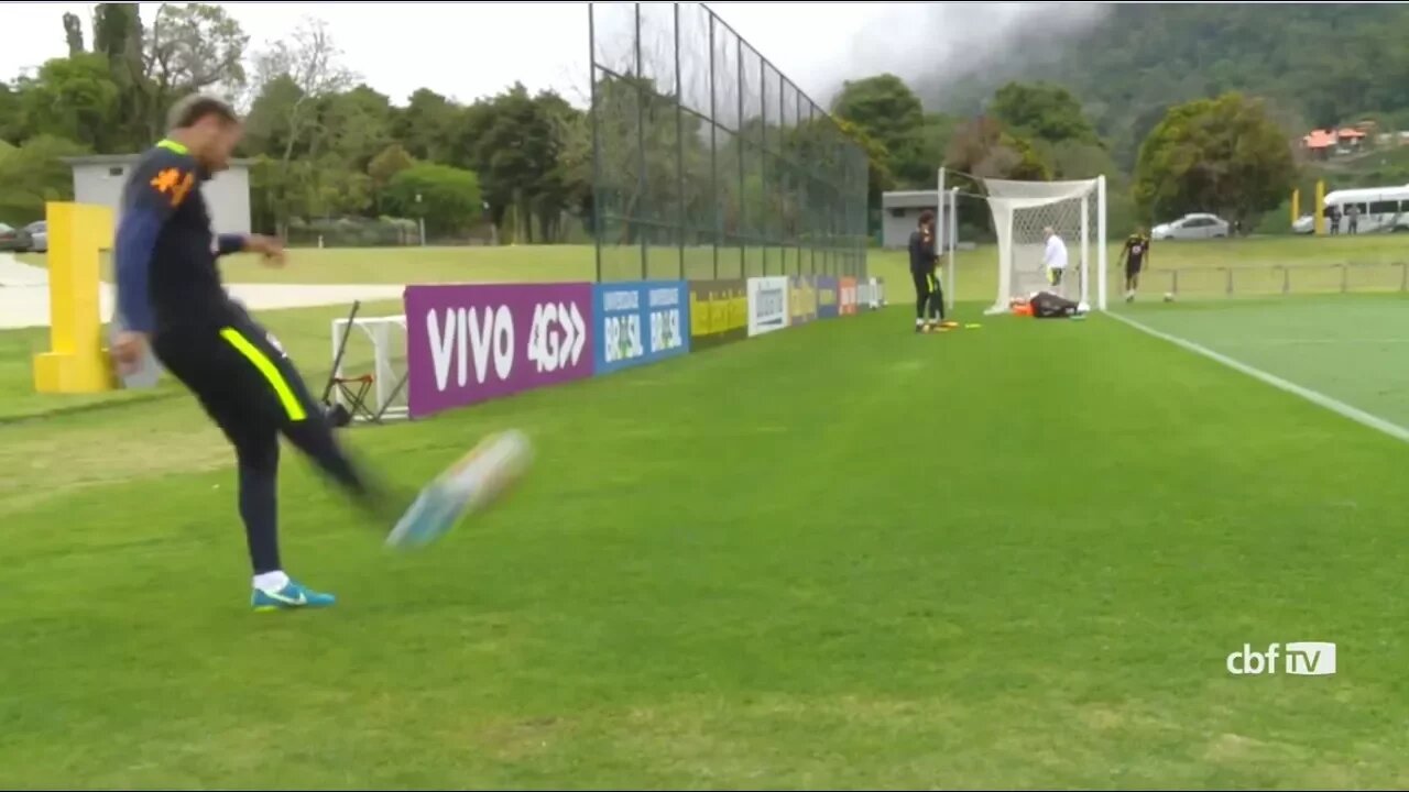 Como??? Neymar e Willian fazem GOL IMPOSSÍVEL em treino!