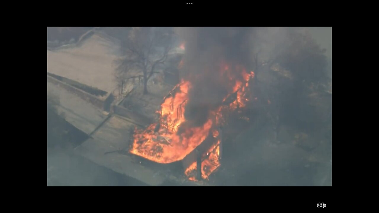 8 homes destroyed in Possum Kingdom Lake fire