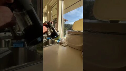 French Press: Easy fill & clean technique