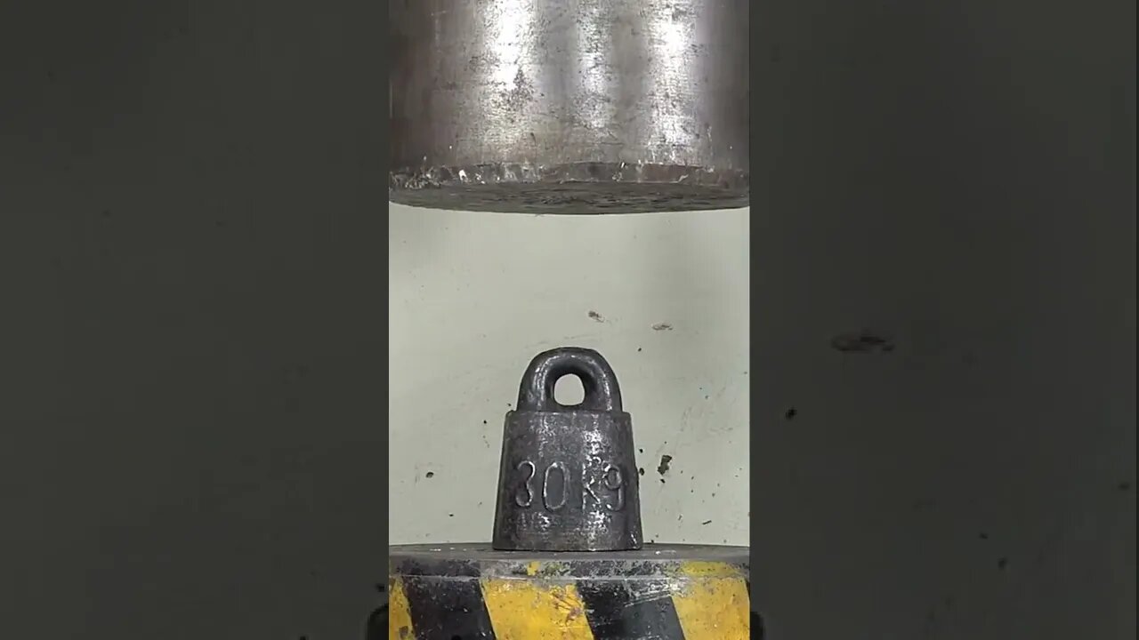 Hydraulic press VS cargo