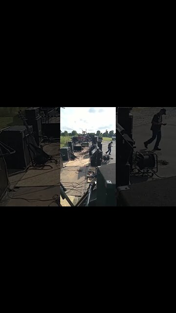 Ever Wonder What The Show Looks Like From The Flat-bed Stage?