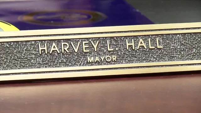 Harvey Hall dies at age 77