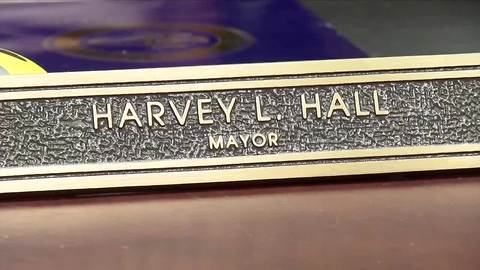 Harvey Hall dies at age 77