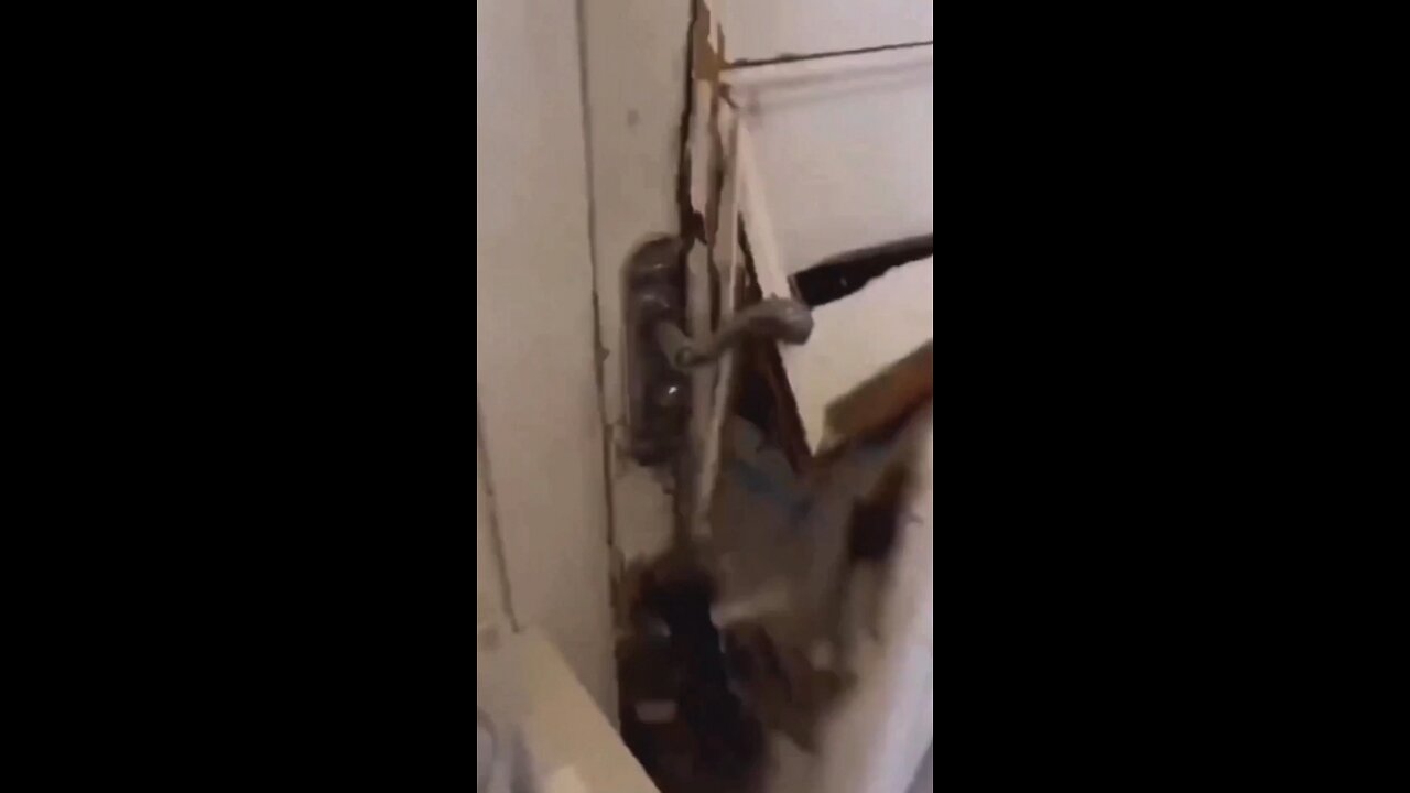 China's Authorities Breaking Doors if You Don't Obey