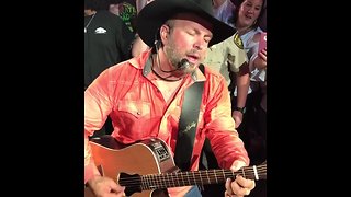 Garth Brooks Serenades 89-Year-Old Woman On Her Birthday