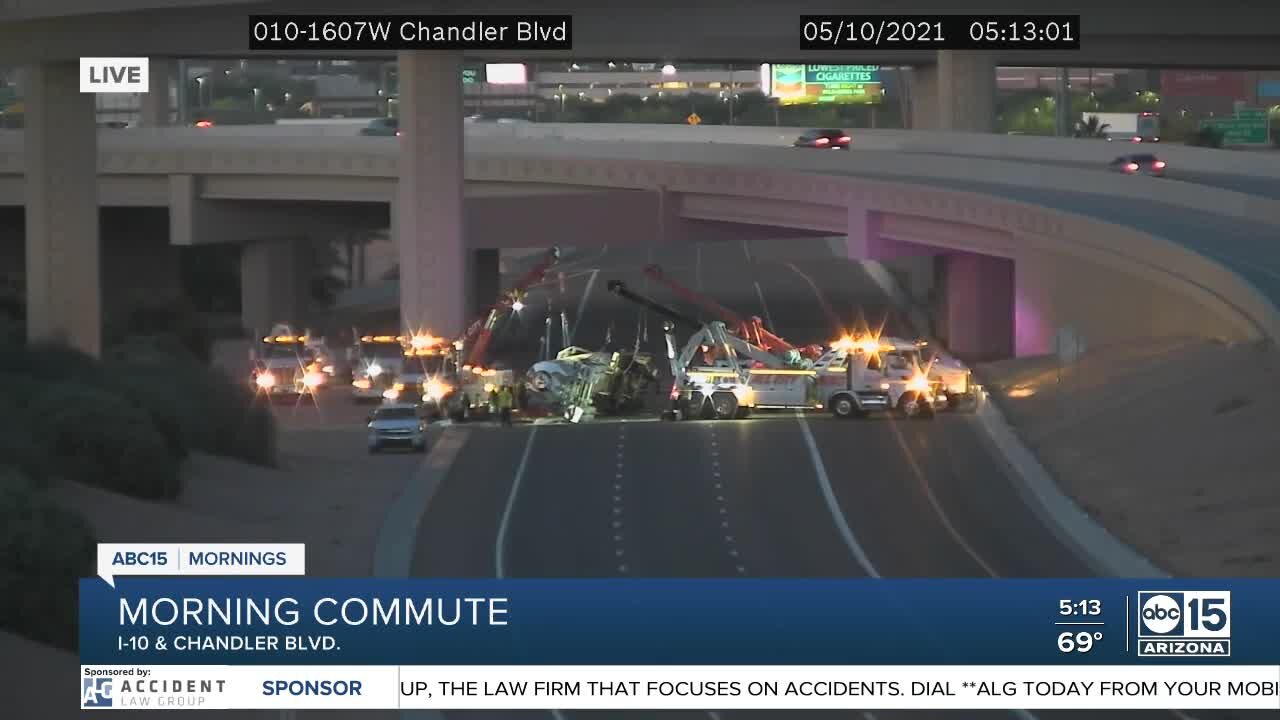 Milk tanker crash shuts down area near I-10/Loop 202 ini Chandler