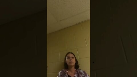“Come with me” Public Employee doesn’t understand