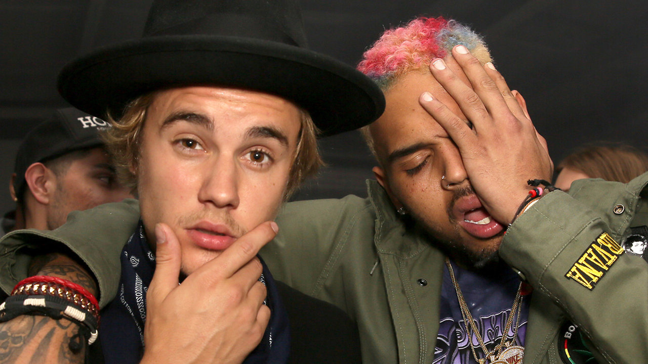 Justin Bieber PRAISES Chris Brown! Chris Brown SUING Rape Accuser!