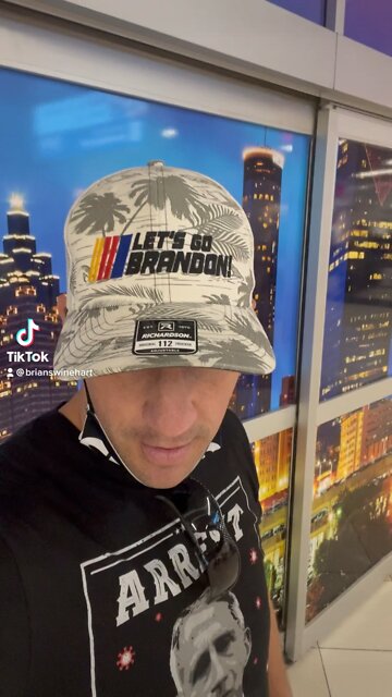 How to travel how to dress at airport