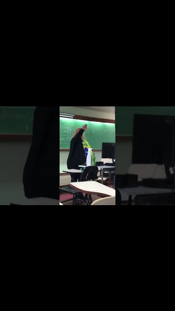 PROFESSORA FEZ SAUDACAO "ESTRANHA" EM SALA DE AULA? - Briga #shorts