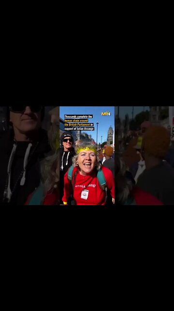 Activists form human chain around British Parliament for Julian Assange