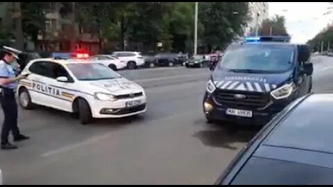Circ la Iasi. In loc sa protesteze la ANAF si Ministerul Finantelor, se protesteaza la benzinarii