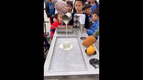 Yummy Street Ice Cream l Street Food Dessert #TrendingIceCream #Icecream #StreetFooddessert #shorts