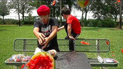 WATERMELON vs 500 RUBBER BANDS!! **funny challenge w/ lil brother**