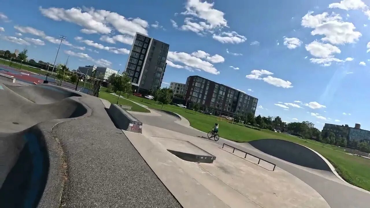 Smith Park Pump Track - Harvard Stadium - #bikeride #bikelife bumps and hills 4K Boston Fun