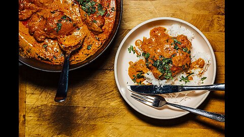 Garlic Butter Chicken with Creamy Potatoes