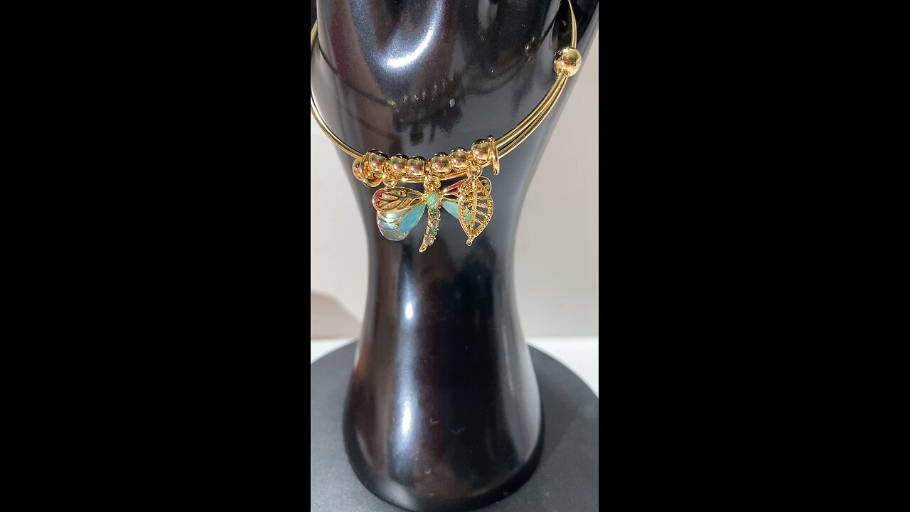 Mini-Vlog: Stop & Shop! ๐ Womenโs ๐ Sparkling Beautiful Gold-Tone & Aqua Gem Butterfly Bangle Slip-on Bracelet
