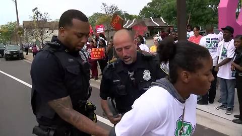 Arrests made during Fight for $15 rally at Milwaukee McDonald's