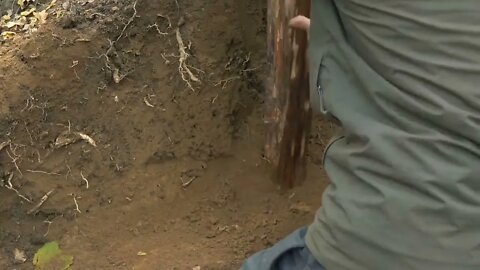 Building complete and warm survival shelter | Bushcraft earth hut, grass roof & fireplace with cla10