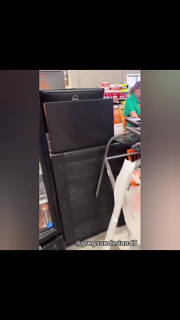 Veteran confronts a woman at her work after she made remarks online wishing Trump got killed.