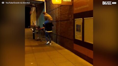 Ouça sempre o seu amigo quando lhe diz "Não saltes"!