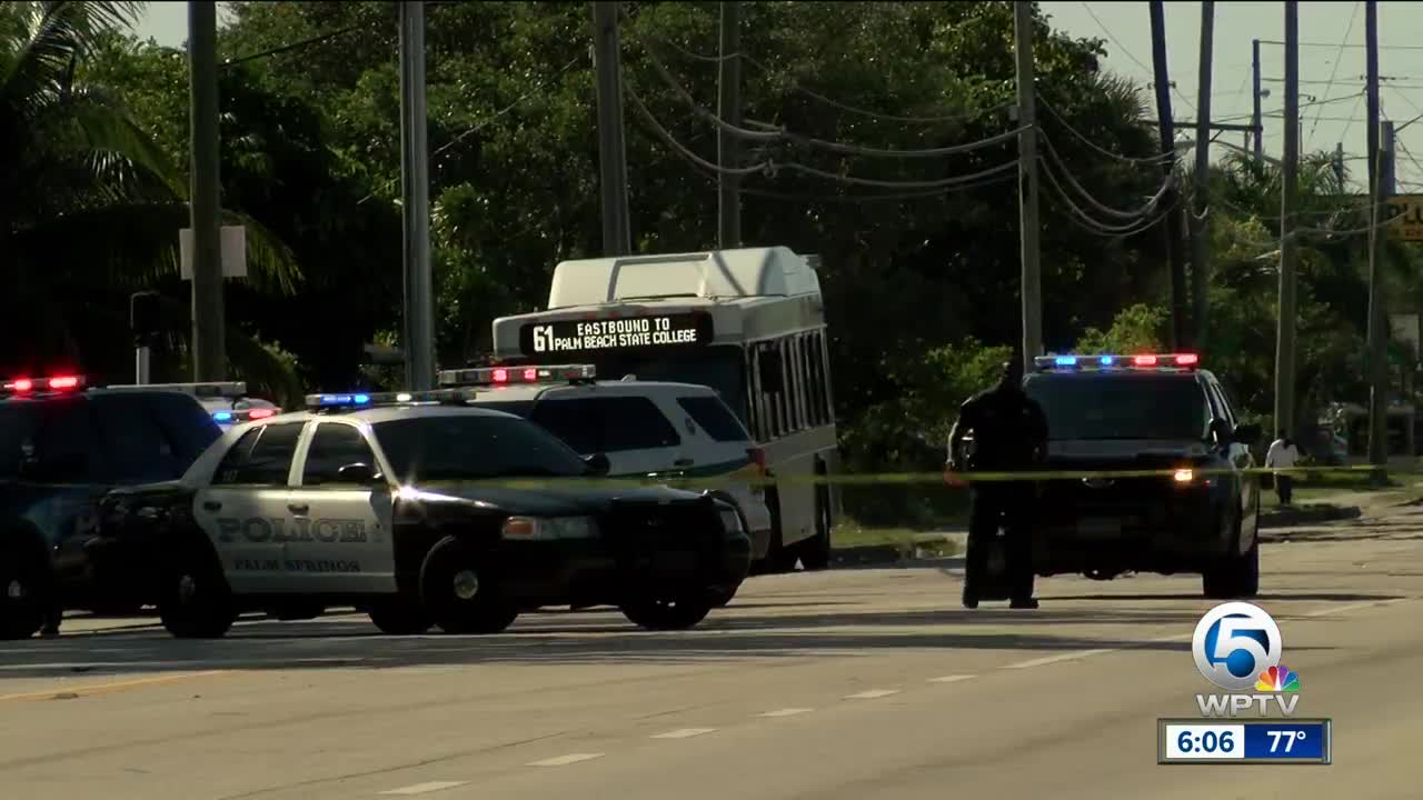 Fatal crash closes 10th Avenue North near Lake Worth