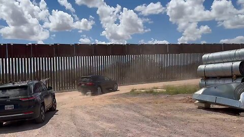 The motorcade of President Trump reached the Southern Border