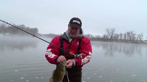 MidWest Outdoors TV Show #1621 - Mississippi River Winter Bass Action in Minnesota