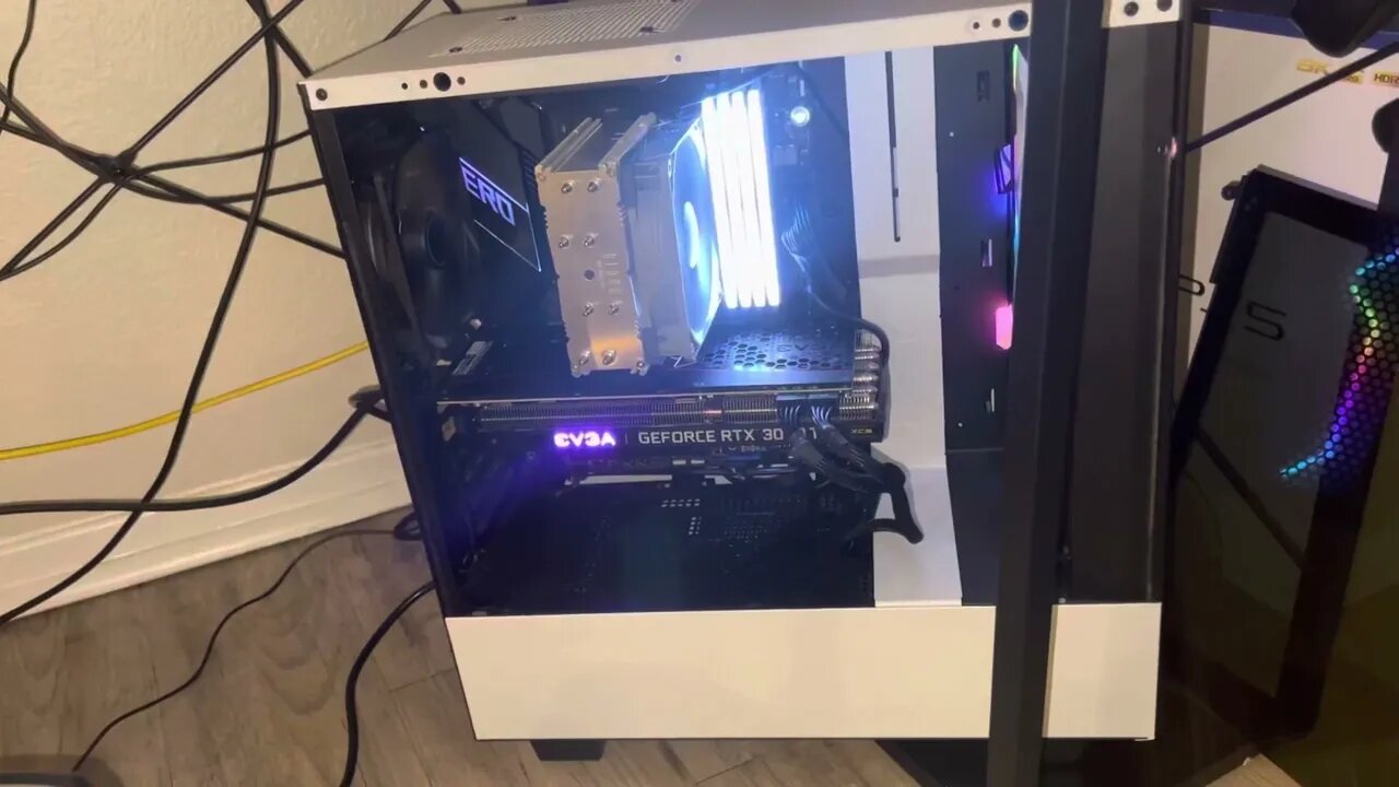 NerdLifeDmar - My Complete Setup - PC + Build + Monitors + More!