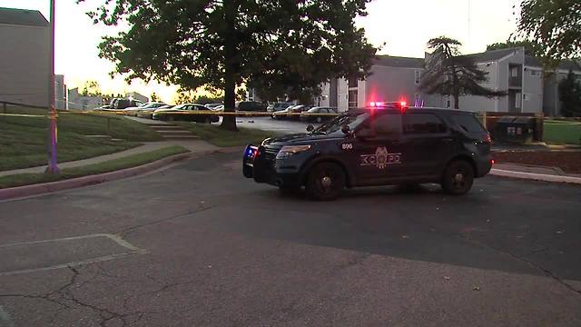 Man shot, killed outside S. KC apartment complex