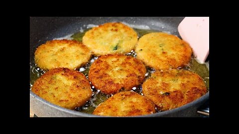 1 POTATO! They're so delicious that I make them for dinner every weekend. No oven