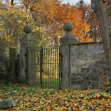 Try To Find The Woman Hiding In This Painting