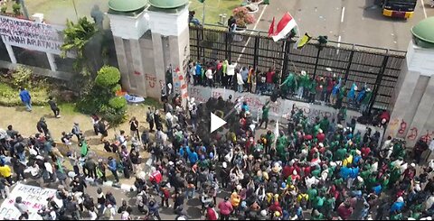 Protests Erupt as Indonesian Parliament Faces Unrest