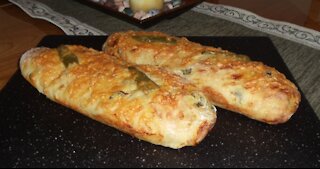 Easy No-Knead Jalapeño Cheese Bread (No Mixer... No Yeast Proofing...)