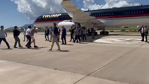 President Trump is wheels down in beautiful ARIZONA! ✈️🌵 Next stop, the U.S. — Mexico border. 🚧🌍