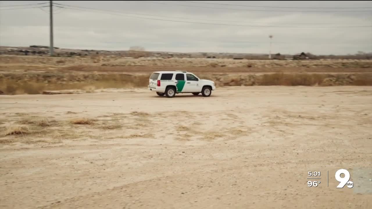 Border Patrol agent stabbed near Nogales; suspect fatally shot