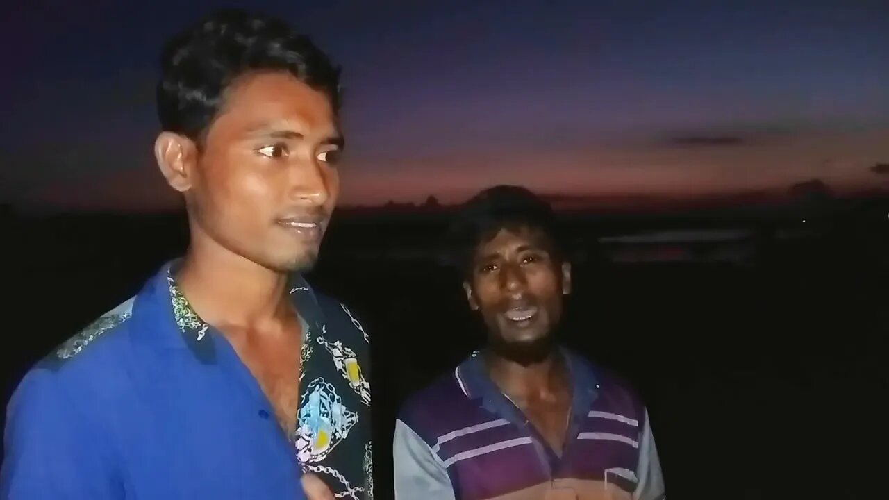 খালি গলায় অসাধারণ একটি গান।