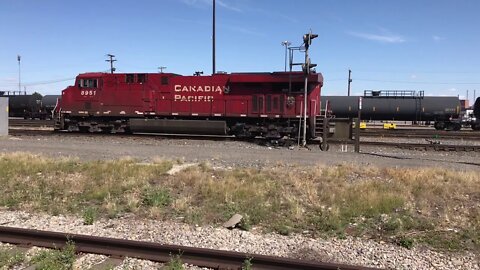 CP Southbound Train Pulls into Alyth