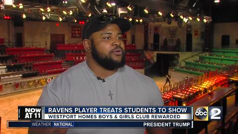 Raven's player treats students to show