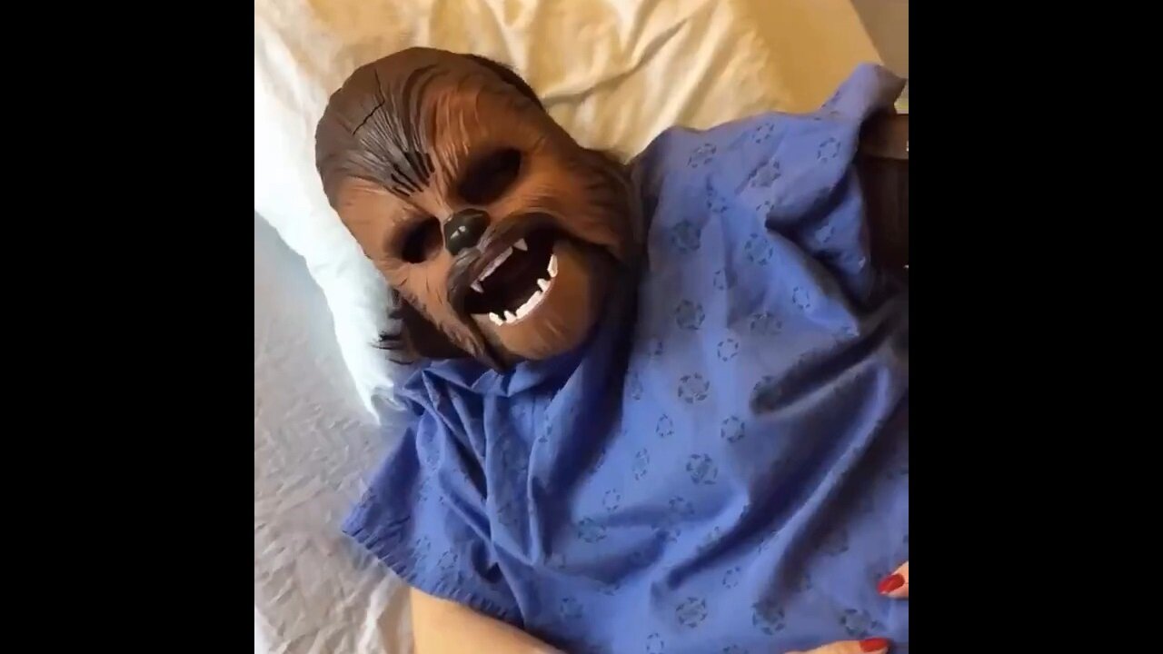 Wife Lost A Bet And Had To Wear A Chewbacca Mask While In Labor