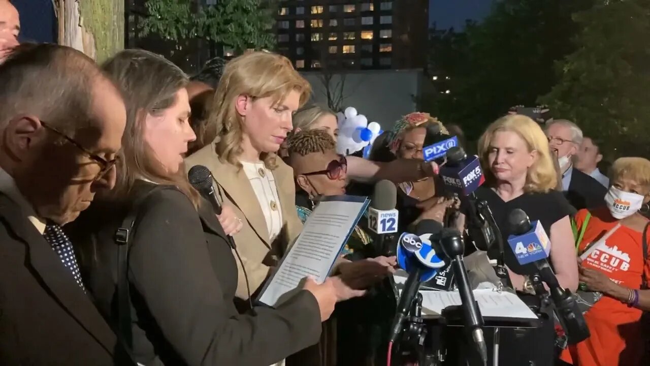 The Candlelight Vigil for #azsiajohnson hosted by @JulieMenin and @warmnyc @warm_nyc on 95th street