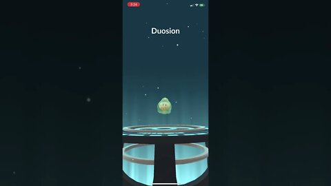 Pokémon Go - Solosis Evolving Into Duosion Showcase