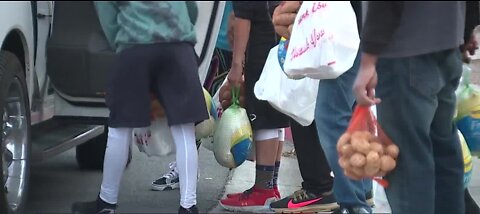 300 families in North Las Vegas receive Thanksgiving meals