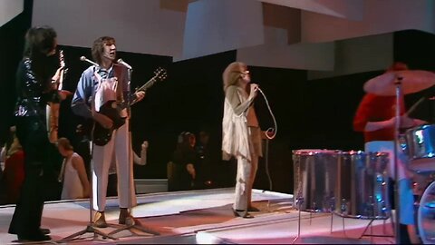 Top of the Pops: Pop Go the Sixties! Jimmy Savile & Elfi von Kalckreuth (E#310 - 27November1969)